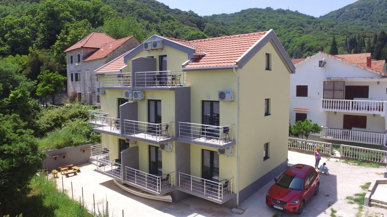 Apartments 4 Sailors Kamenari Bagian luar foto